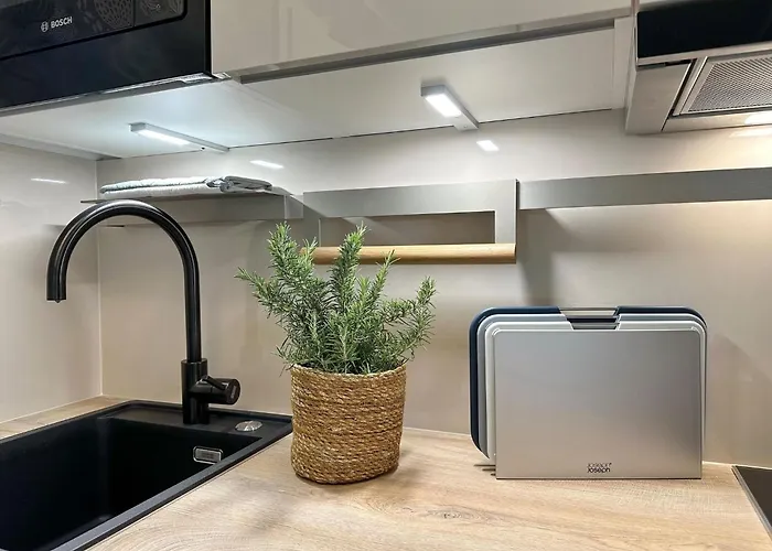 Ebbe Flut, Whg 9 Lägenhet